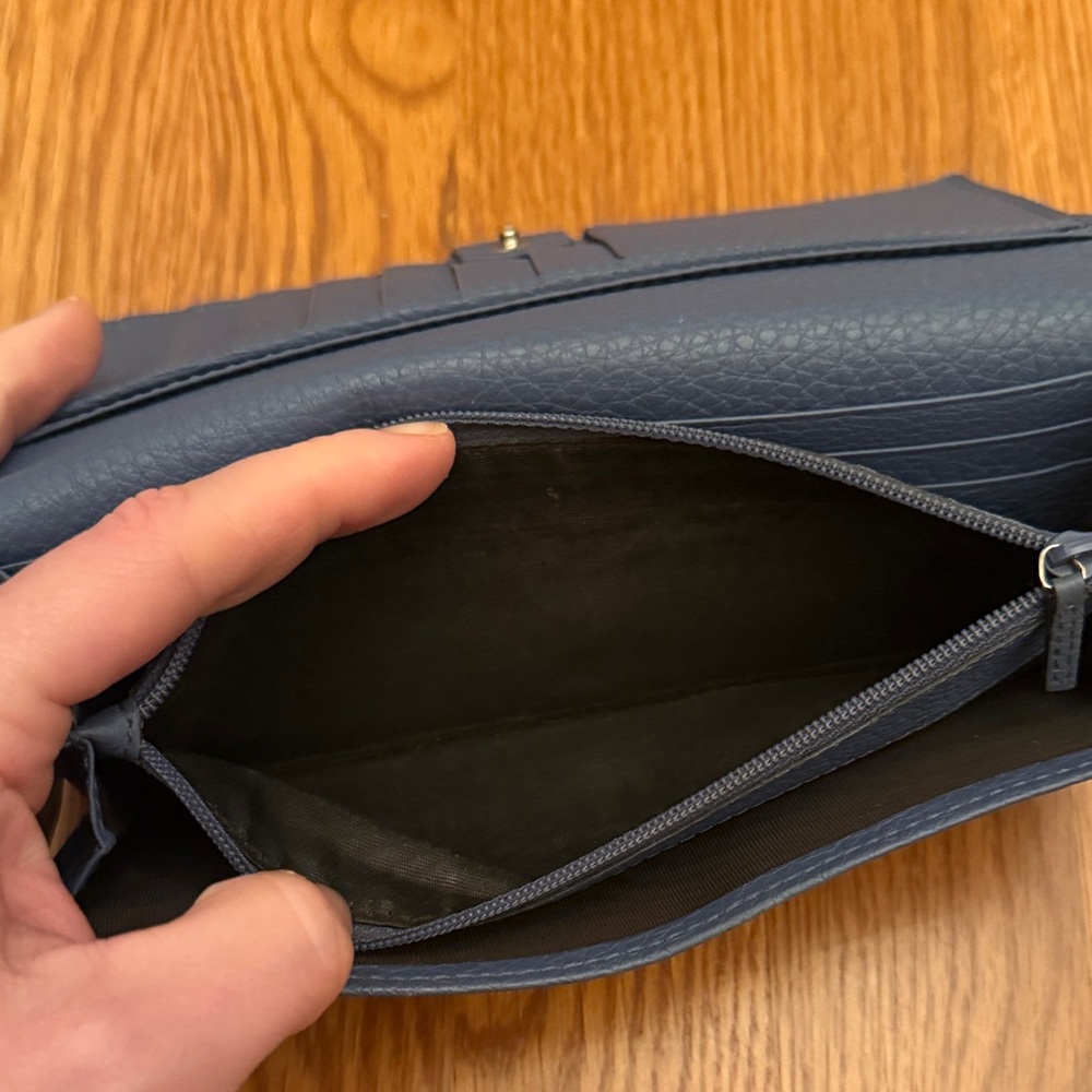 Gucci Long Leather Wallet - Picture 5 of 10